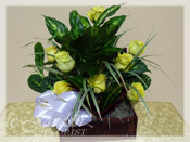 Sympathy Treasure Chest & Fresh Cut Roses :: Sympathy / Funeral Flower Arrangement